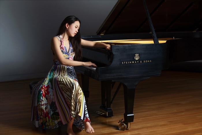 Rising Young Classical Pianist Performs Free Shows at CMA and EDWINS