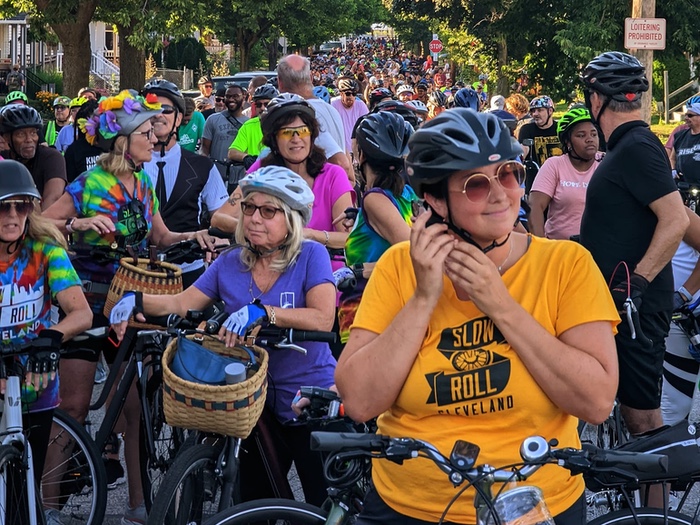 Slow Roll Cleveland Tours the Shaker-Buckeye  Neighborhood