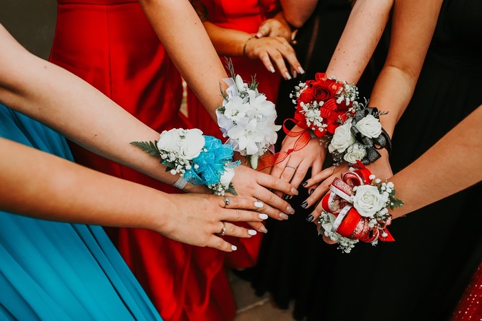 Grown-Ups Can Support the Children's Museum at Adult Prom